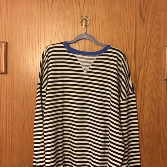 NWOT Free People Classic Striped Oversized Crewneck- size LARGE - Picture 3 of 3